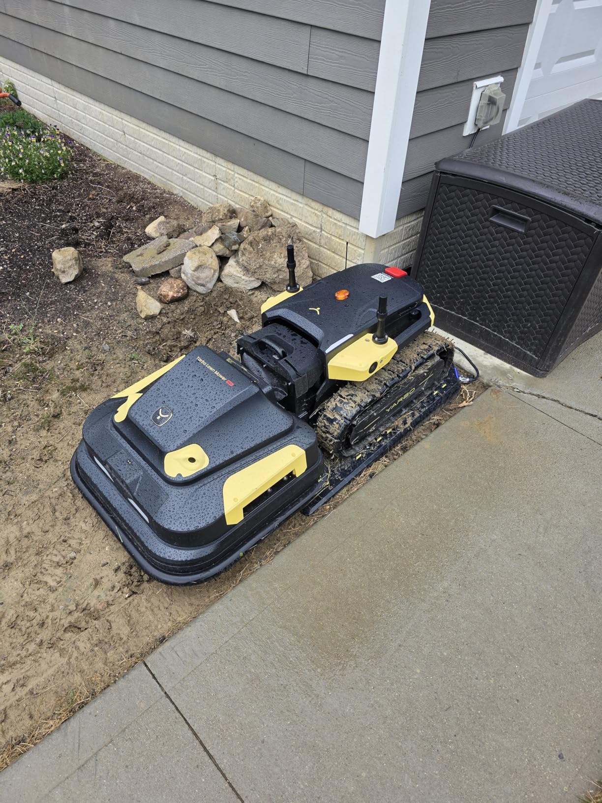 YARBO Robot Lawn Mower Pro with Modular Design for Large Yard up to 6 Acres, Perimeter Wire Free APP Control Robotic Lawnmower with 0.8-4.0 Cutting Height, AI Vision & RTK for Navigation customer photo 1