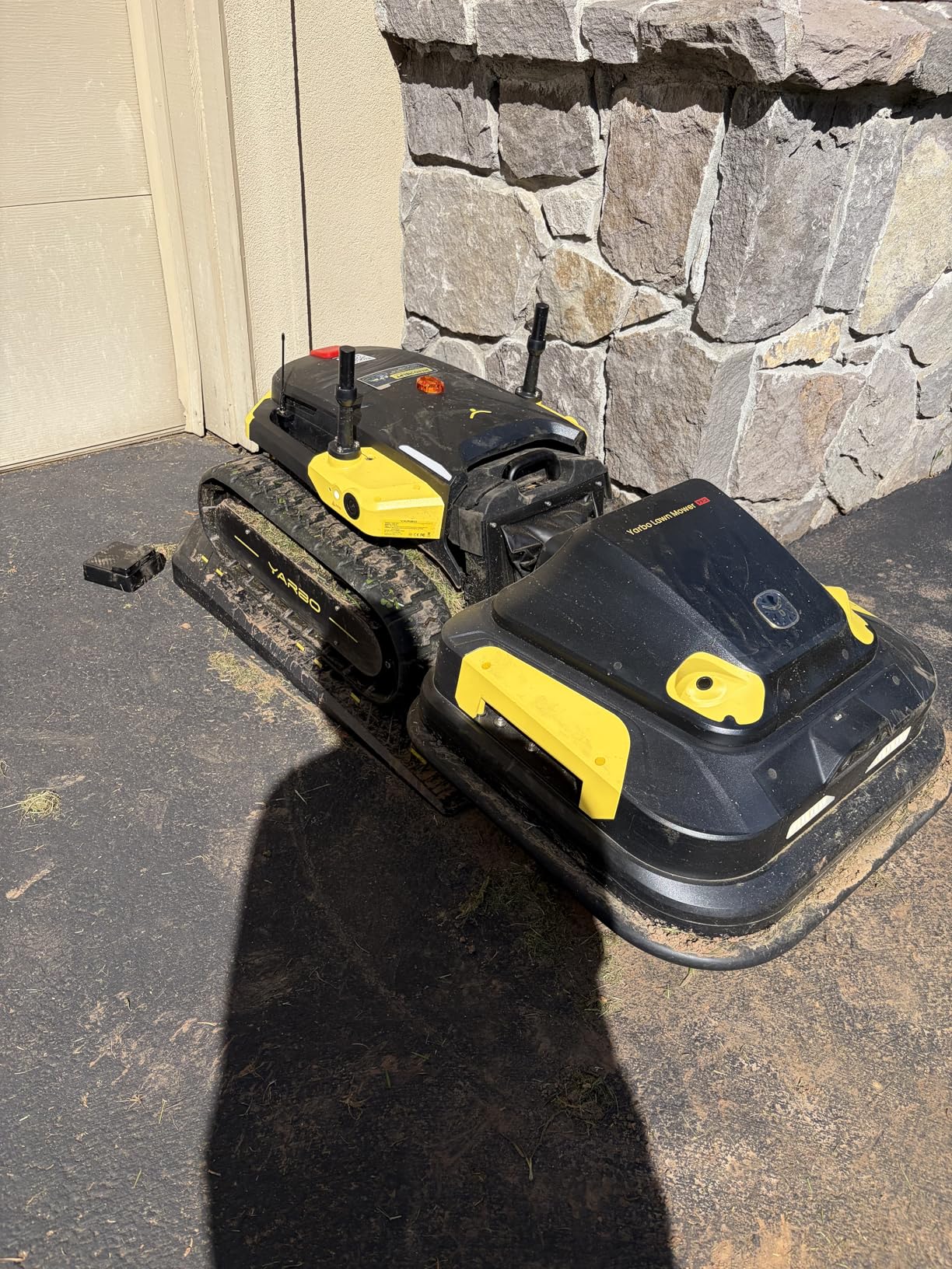 YARBO Robot Lawn Mower Pro with Modular Design for Large Yard up to 6 Acres, Perimeter Wire Free APP Control Robotic Lawnmower with 0.8-4.0 Cutting Height, AI Vision & RTK for Navigation customer photo 2