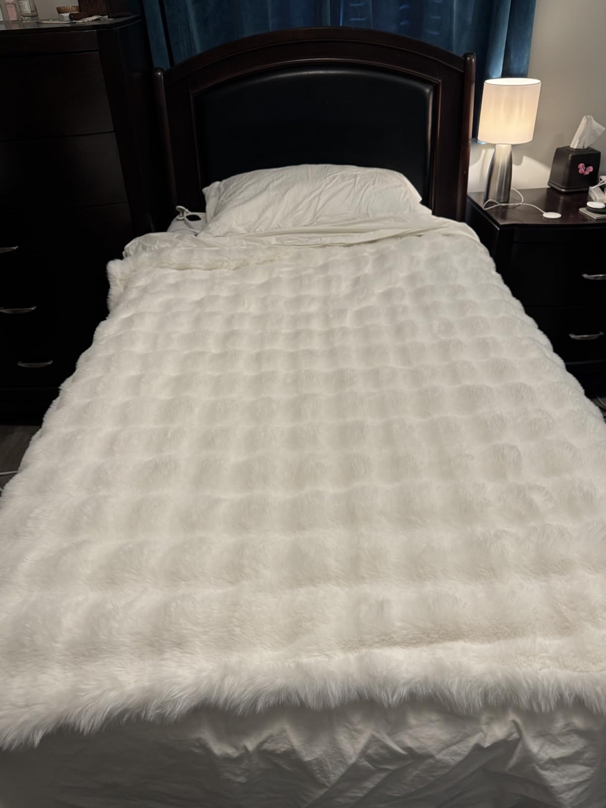 IUUI Electric Heated Blanket King 90''x100'', Luxury Faux Rabbit Fur Heating Throw Blankets, Fast Heating with 1/2/4/6/8/10 Hours, Overheat Protection, Quick Heating, Memory Function, Gift-Ready Design customer photo 1
