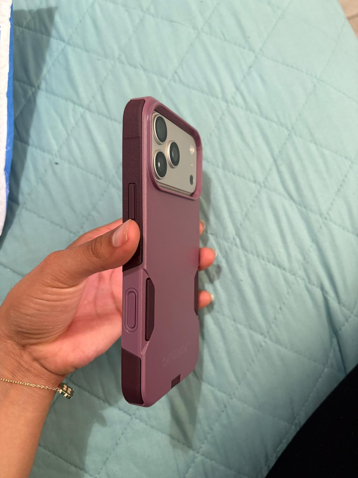 OtterBox iPhone 17 Commuter Series Case - Black - Thin & Protective iPhone Case, Dual-Layer, Impact Absorbing customer photo 2