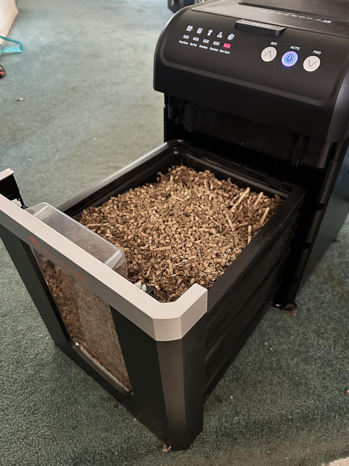 Bonsaii 200-Sheet Auto Feed Paper Shredder, 60-Min Nonstop Heavy Duty Shredders for Office, 8.1-Gal Bin, P4 High Security Micro Cut Large Commercial Paper Shredder for Business (C283-A New Version) customer photo 2