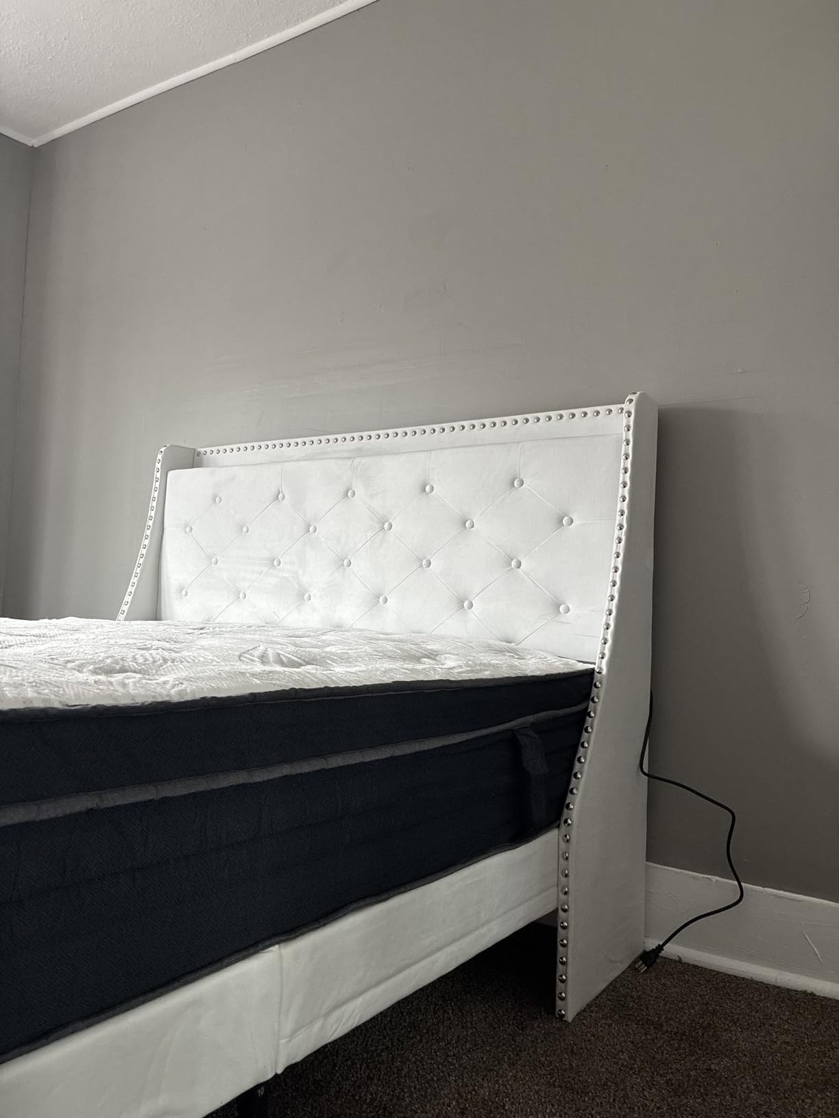KOW Queen Mattress, 12 Inch Memory Foam Mattress Queen Size Mattresses in A Box with Washable Removable Cover, Medium Firm, Fiberglass Free, Made in USA & CertiPUR-US Certified customer photo 1