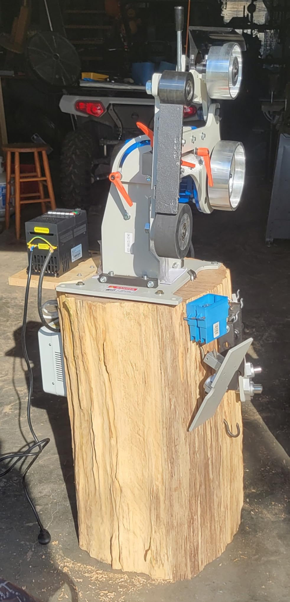 JLD Professional Belt Grinder Sander, 2x72 Inch Belt, 1500W Electric Motor with 2.2KW VFD, 2 sets of grinding kits with 3 grinding methods, Vertical and Horizontal operation includes 3 sanding belts customer photo 2