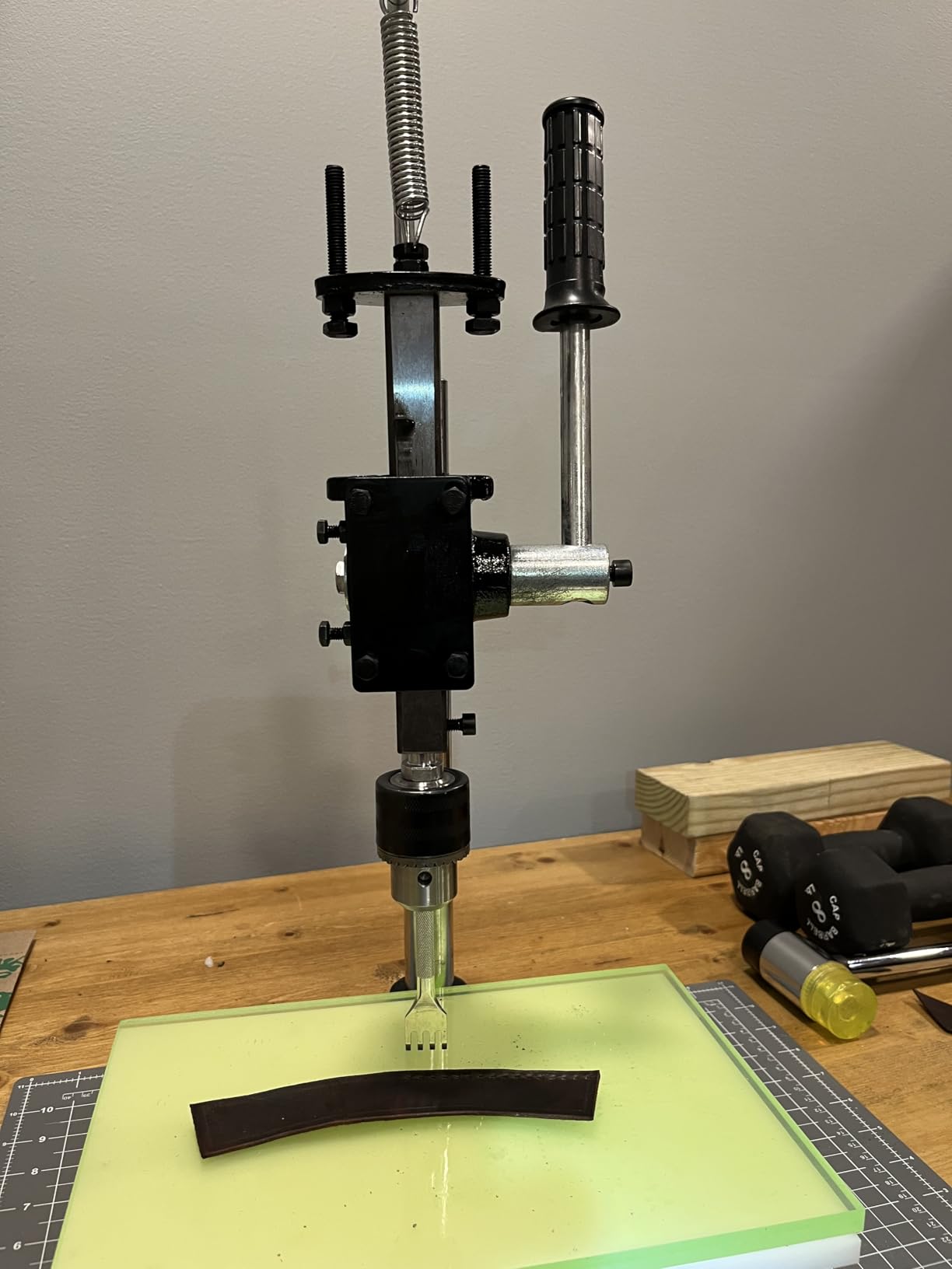 Aluminum Alloy Manual Press,High-Precision Punching Machine,Heavy-Duty Stamping for Leather,Jewelry,Watch,DIY,Punching,Laboratory Projects,Riveting,Cutting,Sealing,Disassembly (Silver luhejing Press) customer photo 1