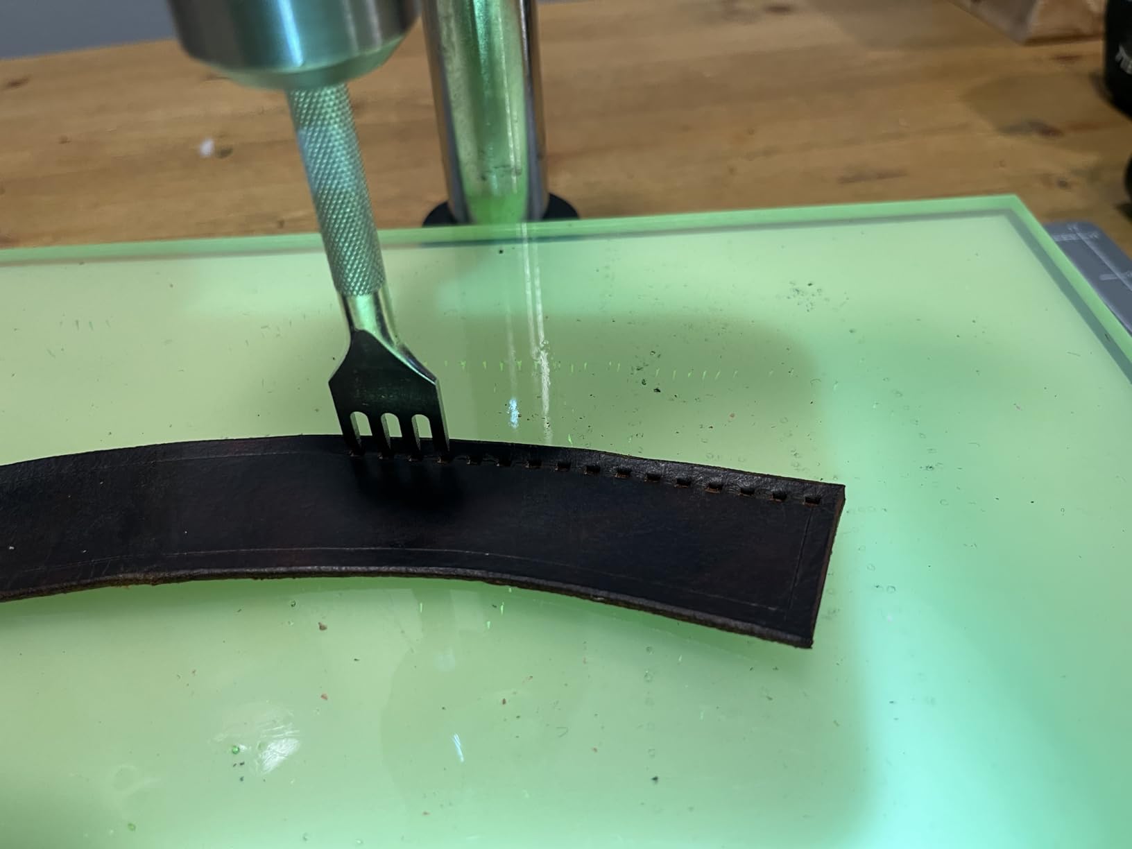 Aluminum Alloy Manual Press,High-Precision Punching Machine,Heavy-Duty Stamping for Leather,Jewelry,Watch,DIY,Punching,Laboratory Projects,Riveting,Cutting,Sealing,Disassembly (Silver luhejing Press) customer photo 2
