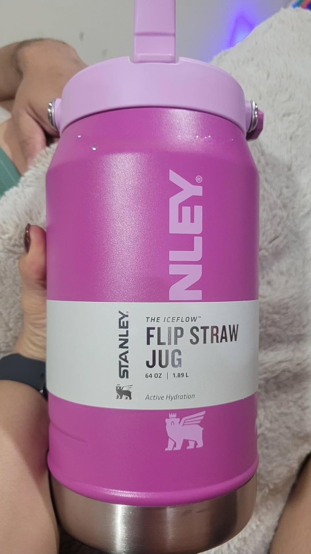Stanley IceFlow 2.0 Flip Straw Jug with Handle 64 oz | Twist On Lid and Flip Up Straw | Leakproof for Travel and Sports | Insulated Stainless Steel | BPA-Free | Black 2.0 customer photo 1