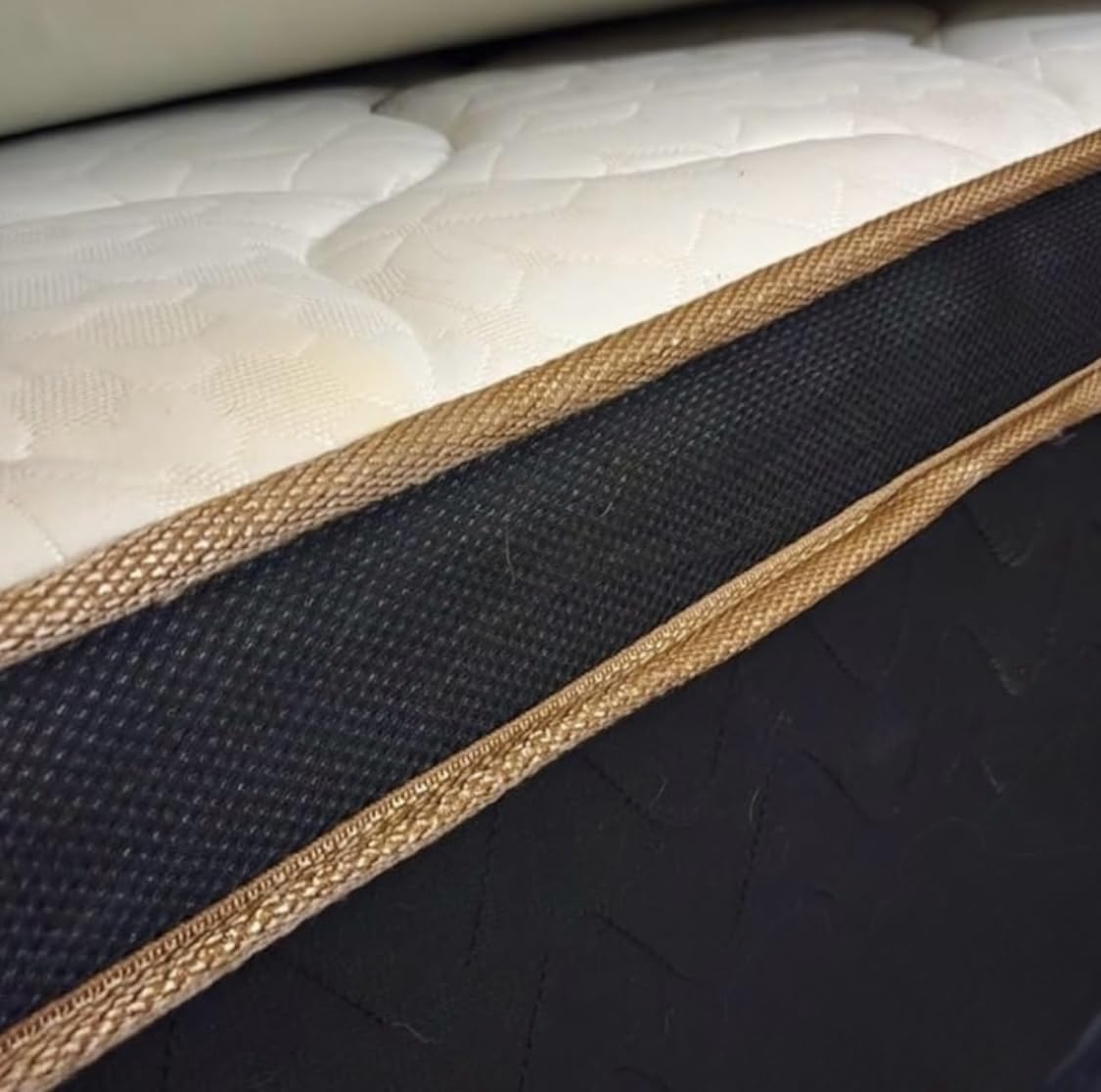 LETMOON Luxury King Size Mattress 12 Inch, Hotel-Level Hybrid Mattress King Size Bed in a Box, Gel Memory Foam & 7-Zone Pocket Springs, Back & Hip Pain Relief, Fiberglass-Free, 365-Trials, CertiPUR-US customer photo 2