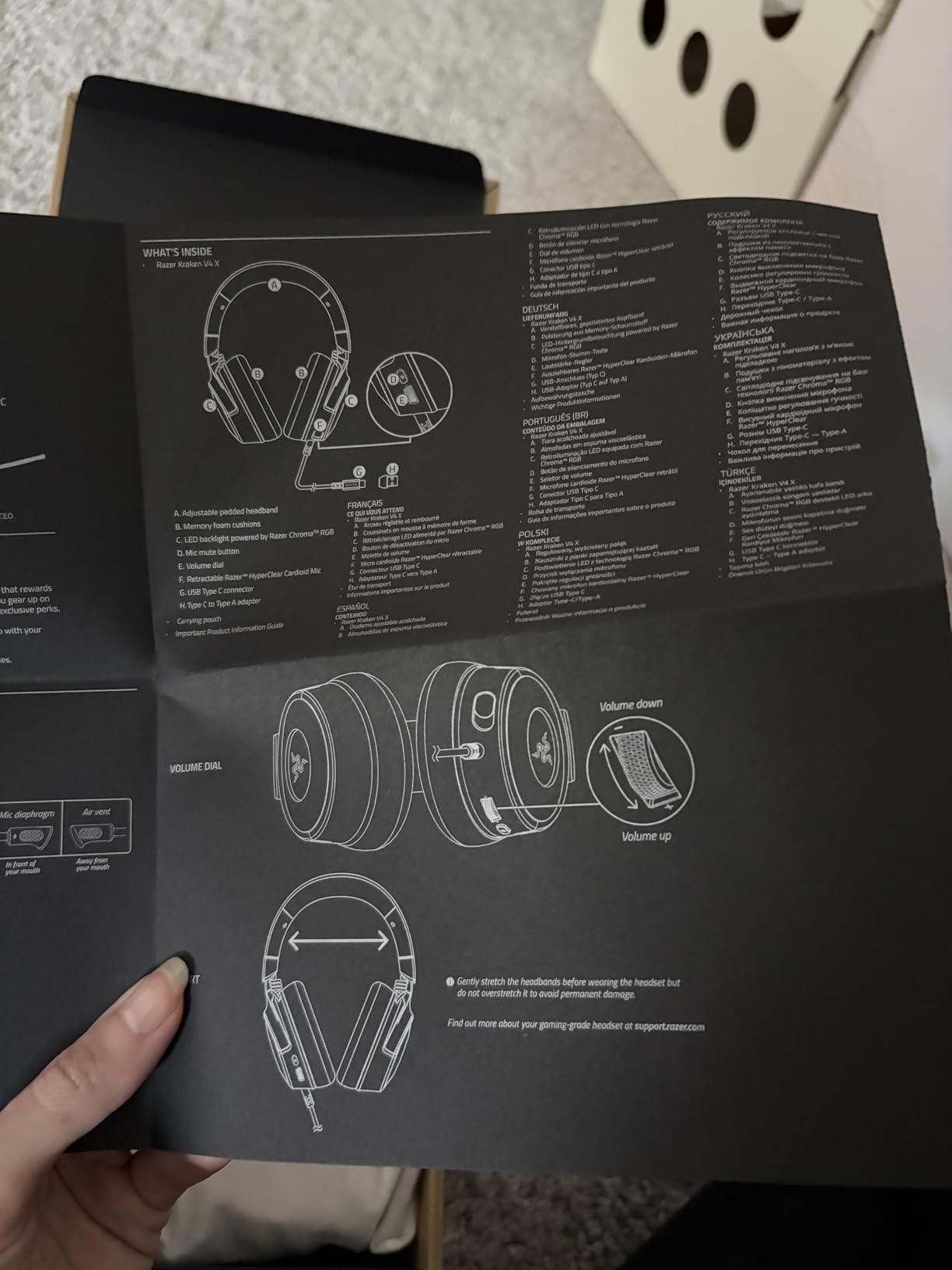 Razer Kraken V4 X Wired Gaming Headset: 40mm Drivers - Cardioid Mic - Memory Foam Cushions - Chroma RGB Lighting - Type C & Type A Cable - for PC, Mac, PS5, Nintendo Switch 2, Steam Deck - My Melody Edition customer photo 1