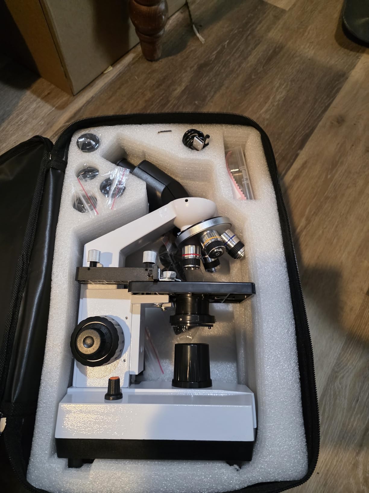 Adult Student Compound Binocular Microscope - 40X-5000X High-Magnification Large-Field Professional Biological Microscope, Suitable for Schools, Laboratories, and Home Education customer photo 2