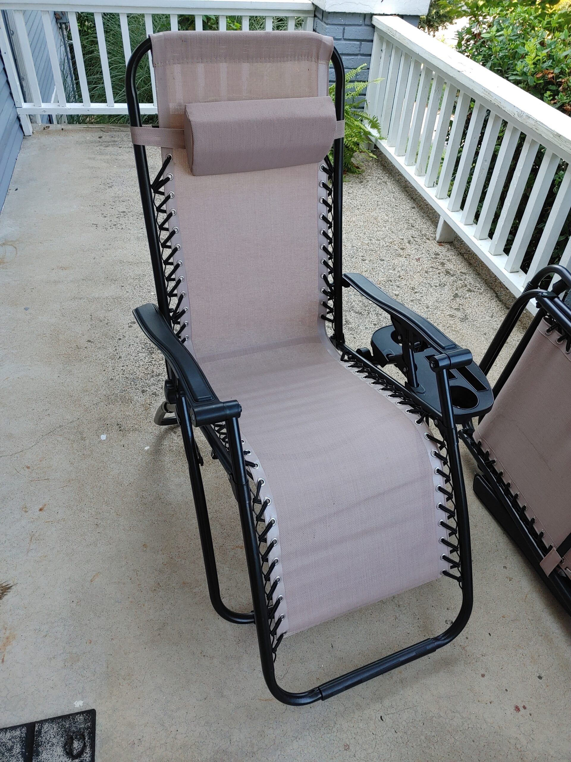 Devoko Padded Zero Gravity Chair, Foldable Anti Gravity Recliner for Patio with Cup Holder, Heavy Duty Folding Lawn Chair for Camping Outdoor, Supports 350 LBS, Blue customer photo 2