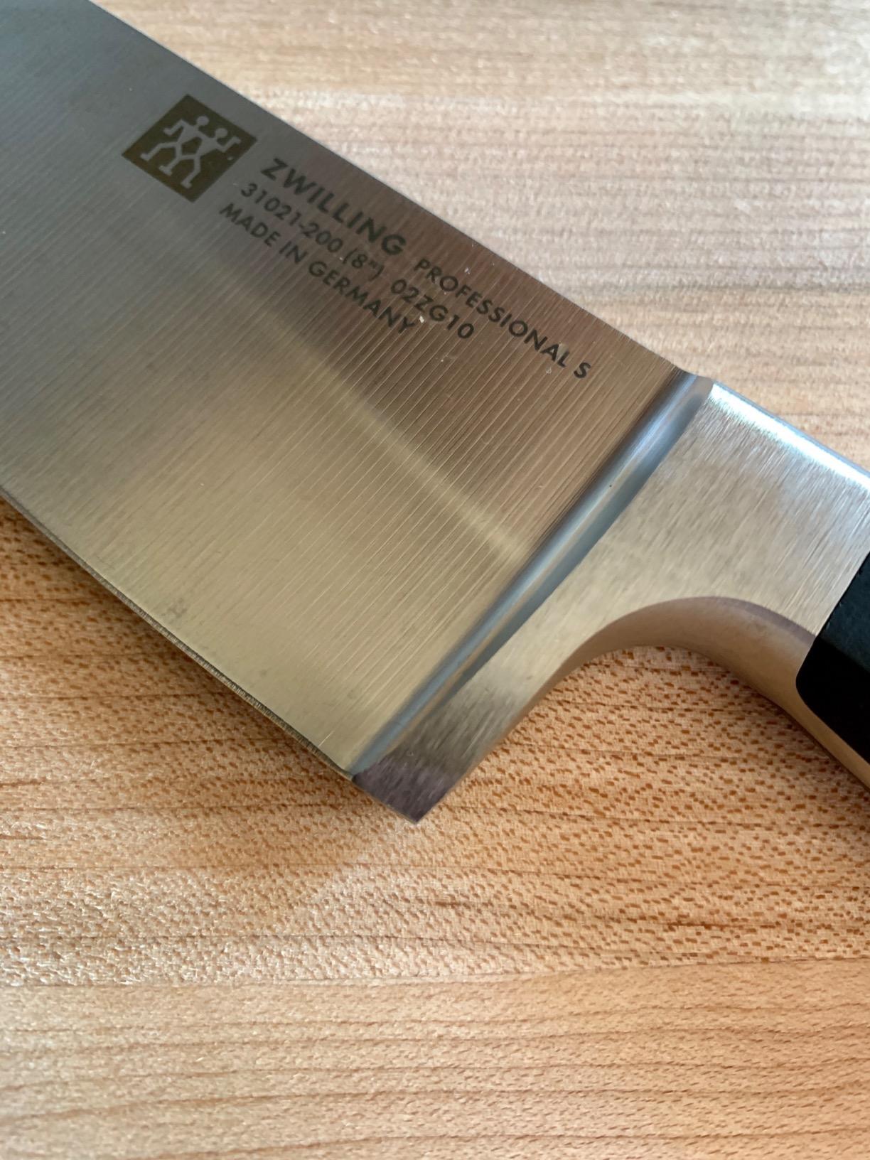 ZWILLING Professional S 8-inch Razor-Sharp German Chef's Knife, Made in Company-Owned German Factory with Special Formula Steel perfected for almost 300 Years, Dishwasher Safe customer photo 1