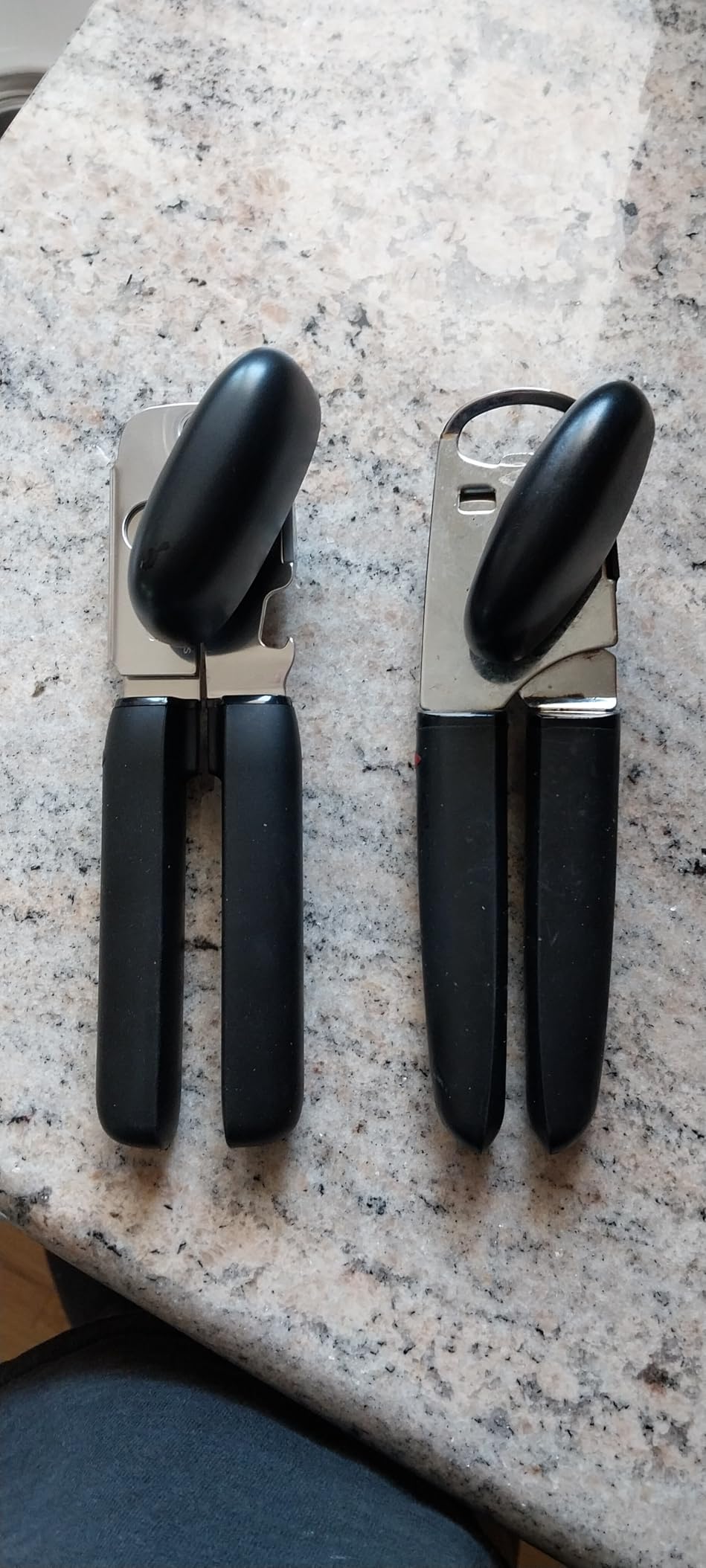 OXO Good Grips Smooth Edge Manual Can Opener, No Sharp Edges, Soft Grip | Safe Cut Lid Removal, Easy-Grip Handles, Arthritis-Friendly, Smooth Edges, Seniors, Kitchen Tools customer photo 1