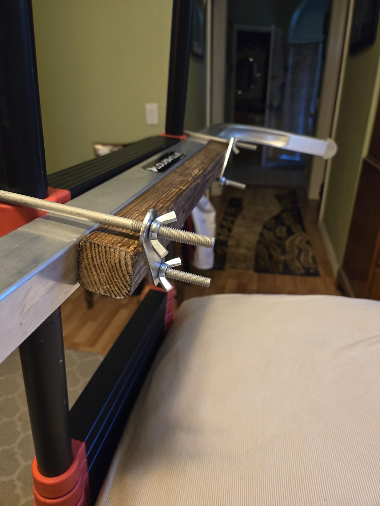 Louisville Ladder Aluminum Ladder Stabilizer, LP-2200-00 customer photo 1