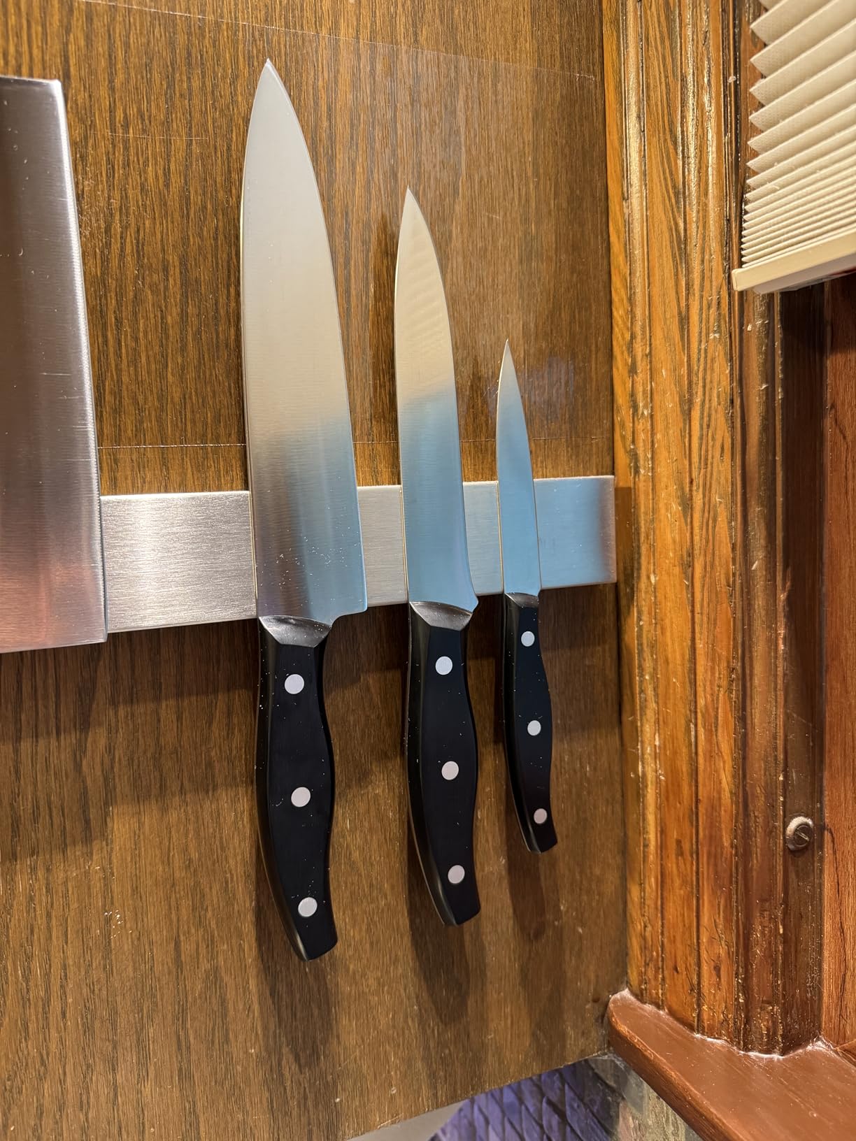 ZWILLING Twin Signature 3-pc German Knife Set, Razor-Sharp, Made in Company-Owned German Factory with Special Formula Steel perfected for almost 300 Years, Dishwasher Safe customer photo 1