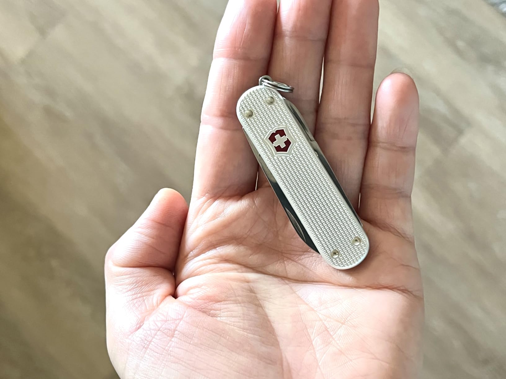 Swiss Army Classic Pocket Knife (Silver Alox) | Swiss-made pocket knife, 5 functions, silver Alox scales, keychain carry, everyday tasks, compact EDC customer photo 2