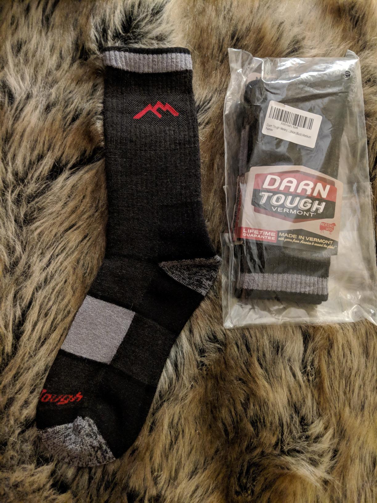 Darn Tough Men's Hiker Boot Midweight Full Cushion Socks (1405) customer photo 2