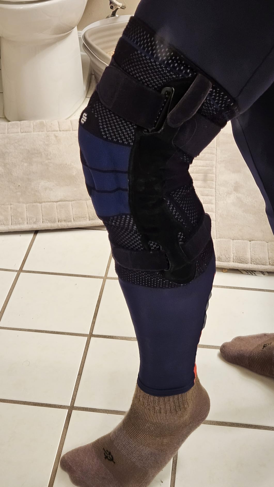 Bauerfeind GenuTrain S Hinged Knee Brace Support - Advanced Stability of the Knee Joint customer photo 2