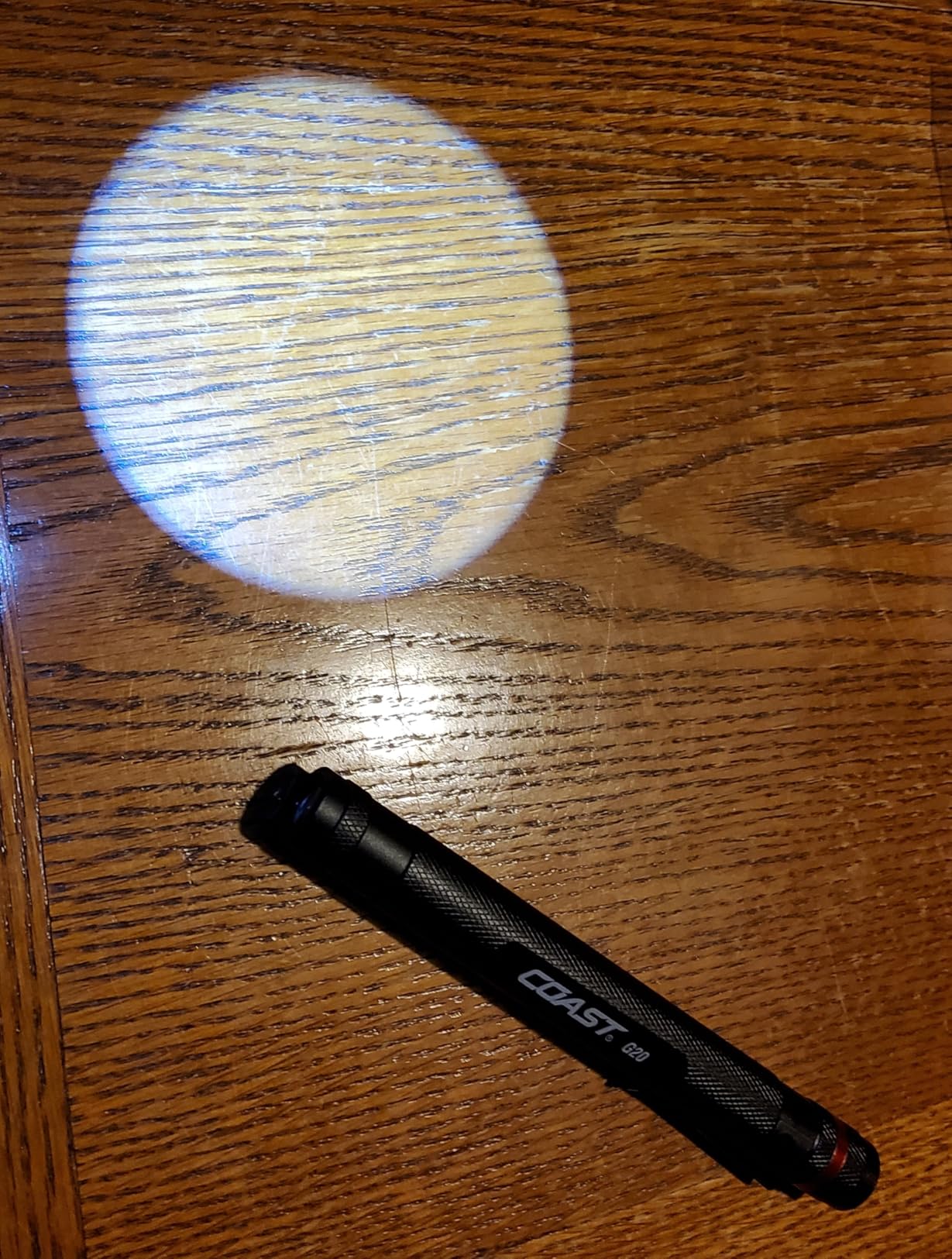 COAST G20 Inspection Beam LED Penlight with Adjustable Pocket Clip and Consistent Edge-To-Edge Brightness, Black, 54 lumens, 1 Pack customer photo 1