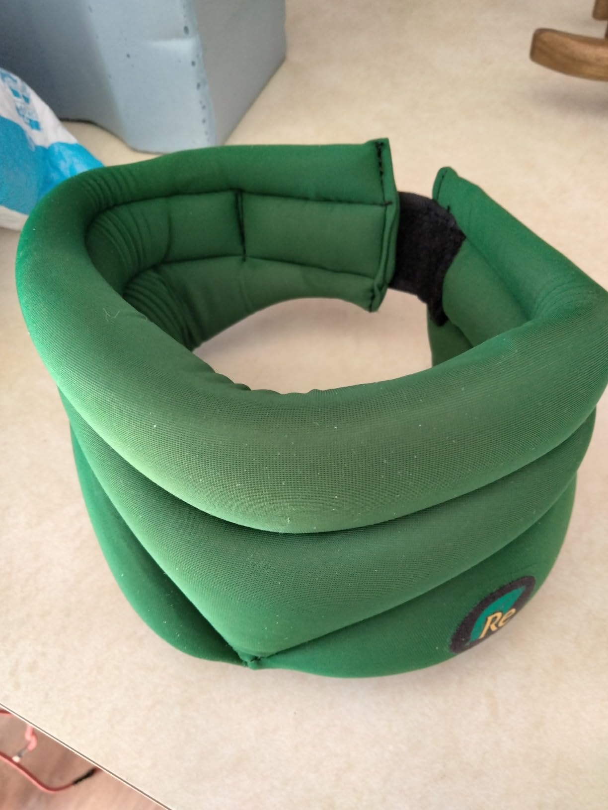 Caldera International - Releaf Neck Rest - Soft Neck Brace for Neck Pain and Support, Comfortable Neck Brace for Sleeping, Cervical Collar Neck Support Brace for Travel, Reading - Medium, Black customer photo 2