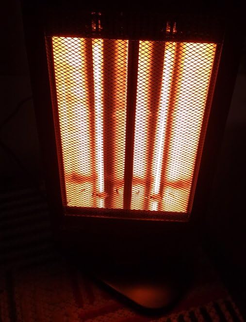 Comfort Zone Oscillating Portable Space Heater, Flat Panel, Halogen, Infrared, Electric, Adjustable Tilt, Overheat Sensor, Stay-Cool, & Tip-Over Switch, Ideal for Home, Bedroom, & Office, 800W, CZHTV9 customer photo 1