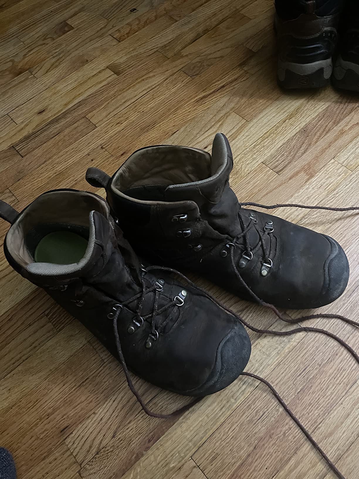 KEEN Men's Pyrenees Mid Height Waterproof Hiking Boots customer photo 2