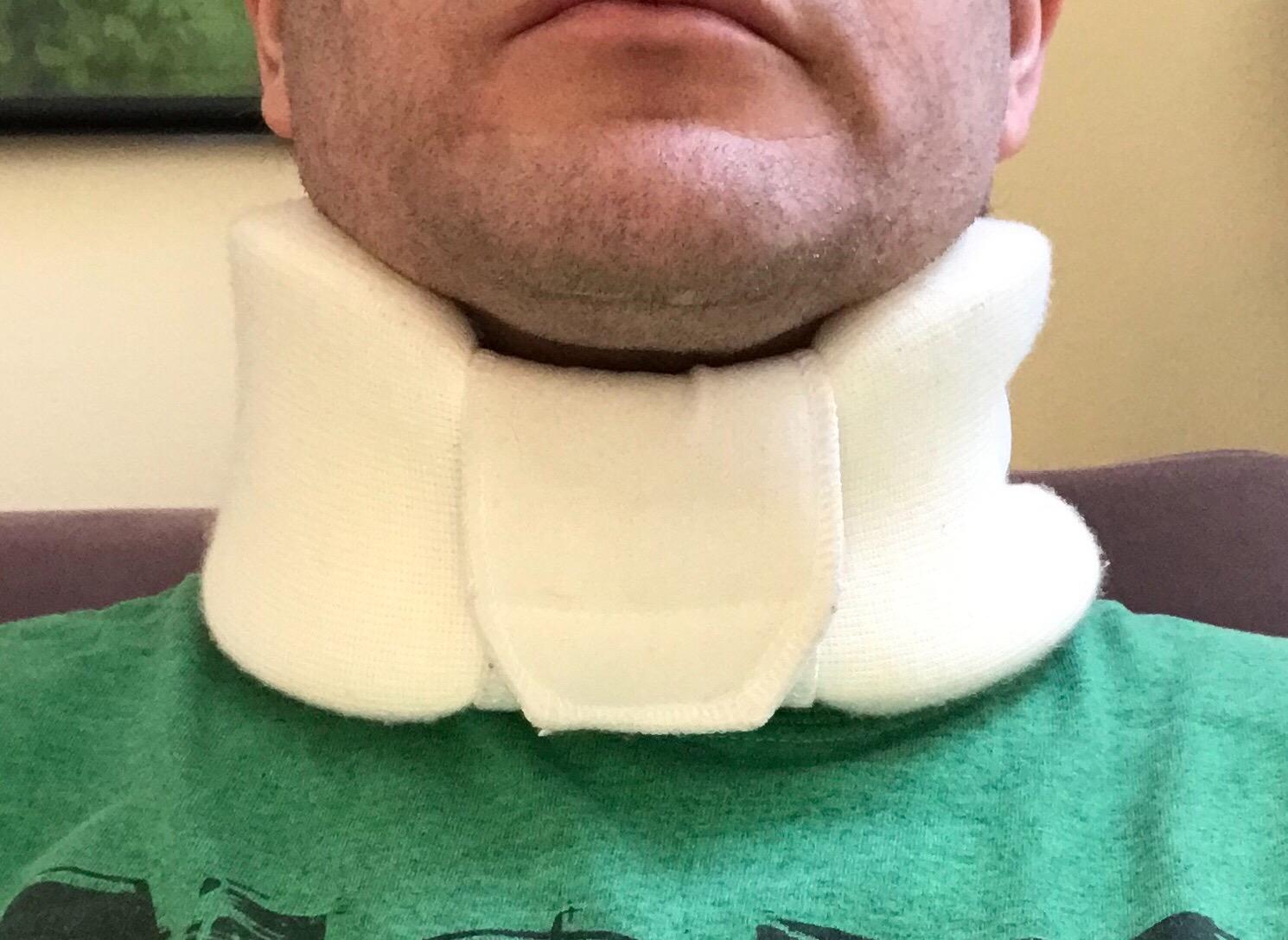 FUTURO Cervical Collar, Adjustable customer photo 1