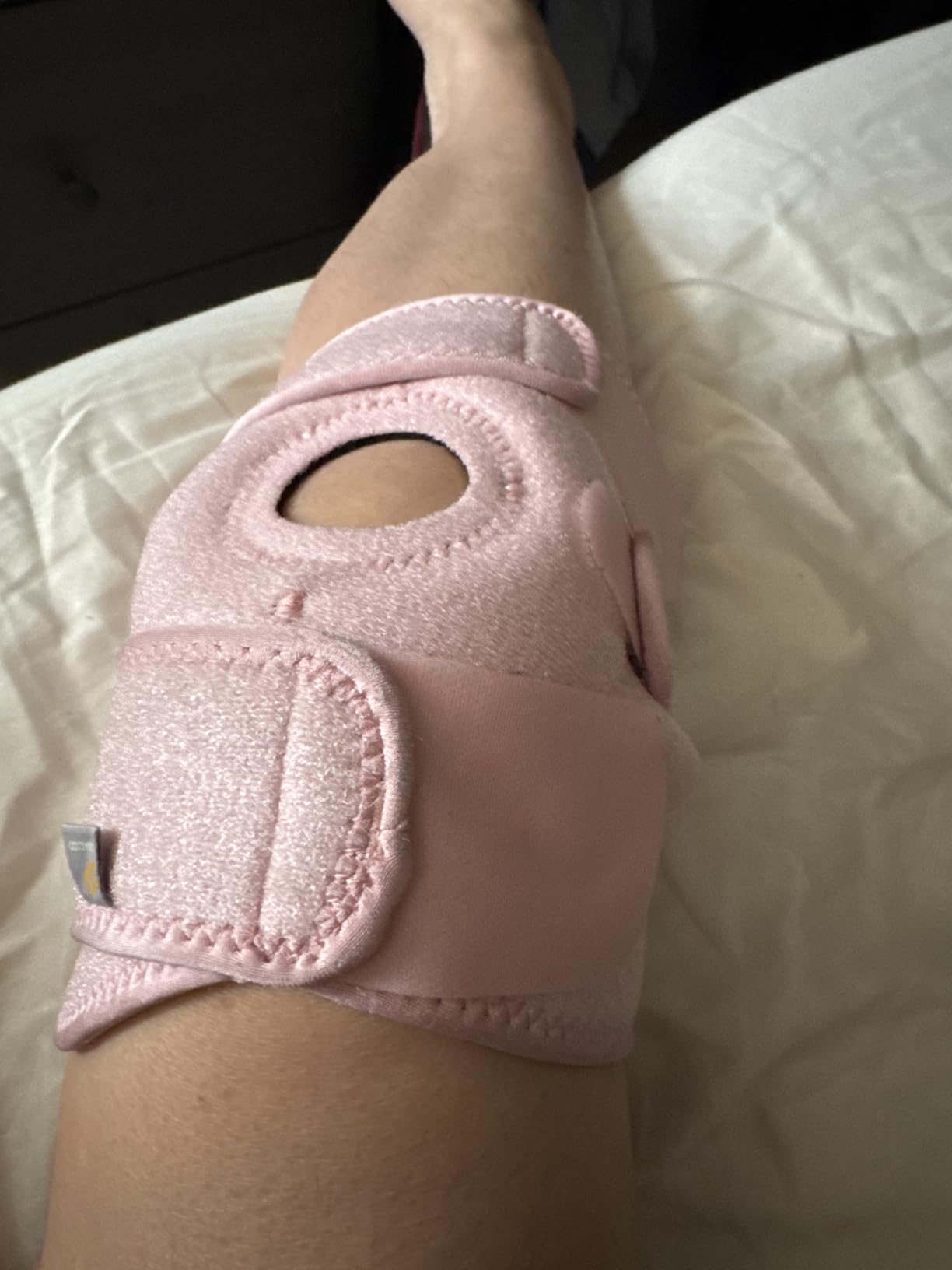 Bracoo Knee Support Brace for Men Women, Adjustable Compression Sleeve Wrap Patellar Pad Tendon - Arthritis Pain, meniscus tear, Injury Recovery, Running, Workout, KS10 customer photo 2