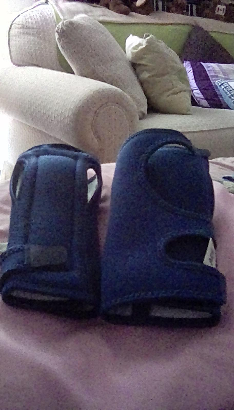 ACE Brand Night Wrist Sleep Support, Adjustable | Helps relieve symptoms of carpal tunnel syndrome and other wrist injuries customer photo 1