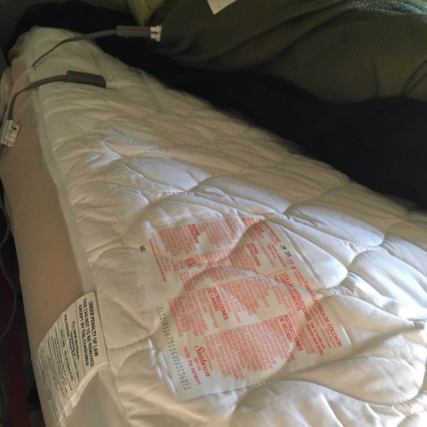 Sunbeam Electric Premium Water Resistant Restful Quilted Heated Mattress Pad Queen, 12 Heat Settings, 12-Hour Selectable Auto Shut-Off customer photo 2