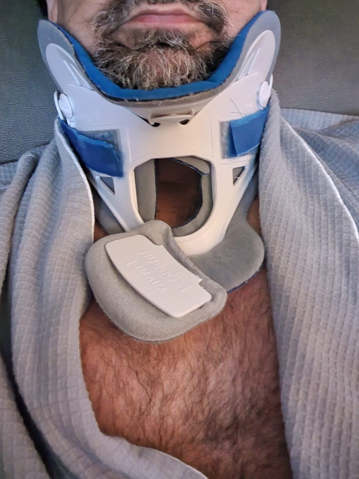 Ossur Miami J Cervical Neck Collar - Relieves Pain & Pressure on Spine | C-Spine Vertebrae Immobilizer | Semi-Rigid Pads for Patient Comfort | MJ-400 Regular customer photo 2