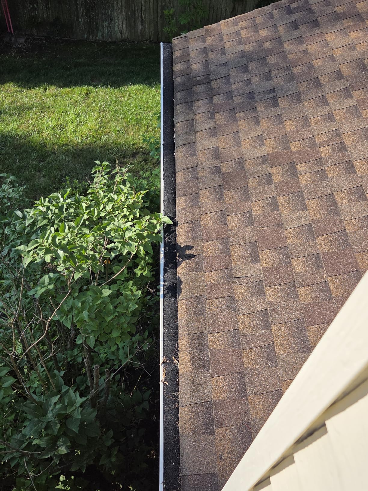 Flo-free Gutter Guard 6 Inch Best Leaf Protection Available 36 Ft Per Box customer photo 1