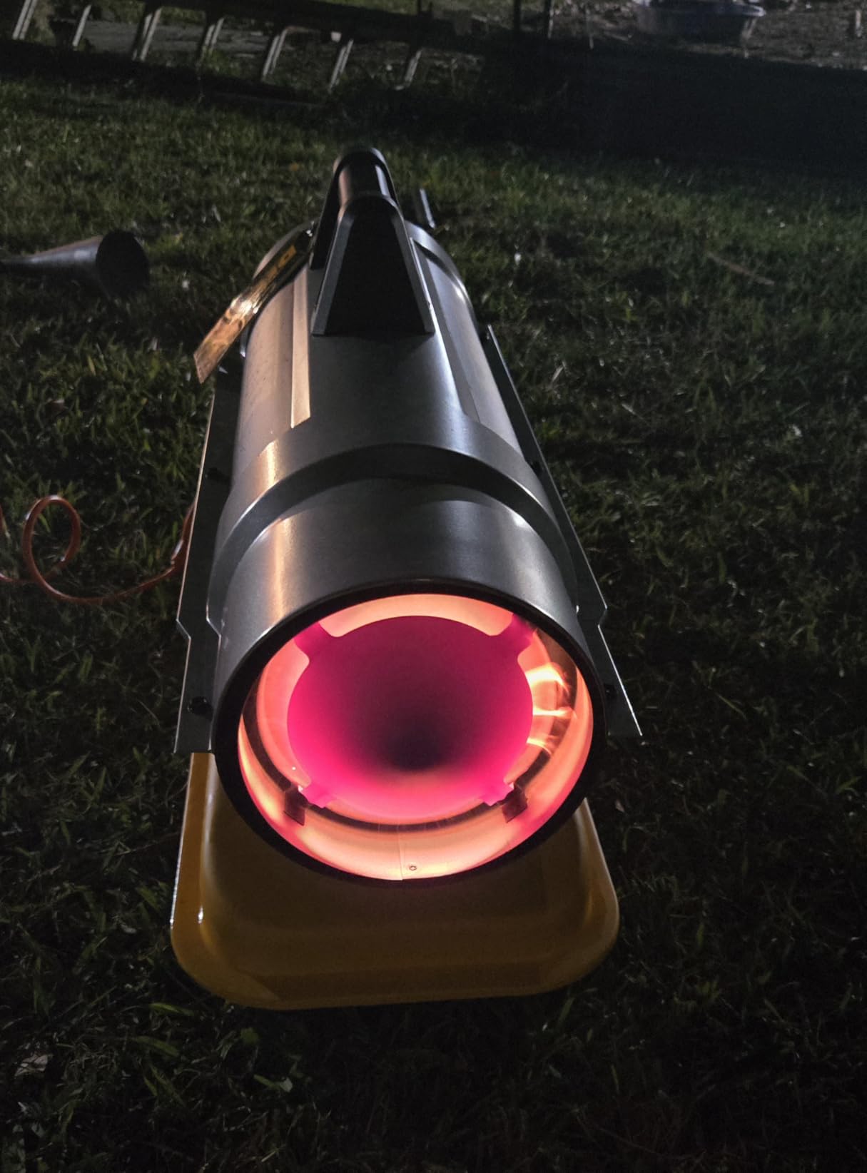 DEWALT 80000 Btu/h 2000 sq ft Forced Air Kerosene Portable Heater customer photo 1
