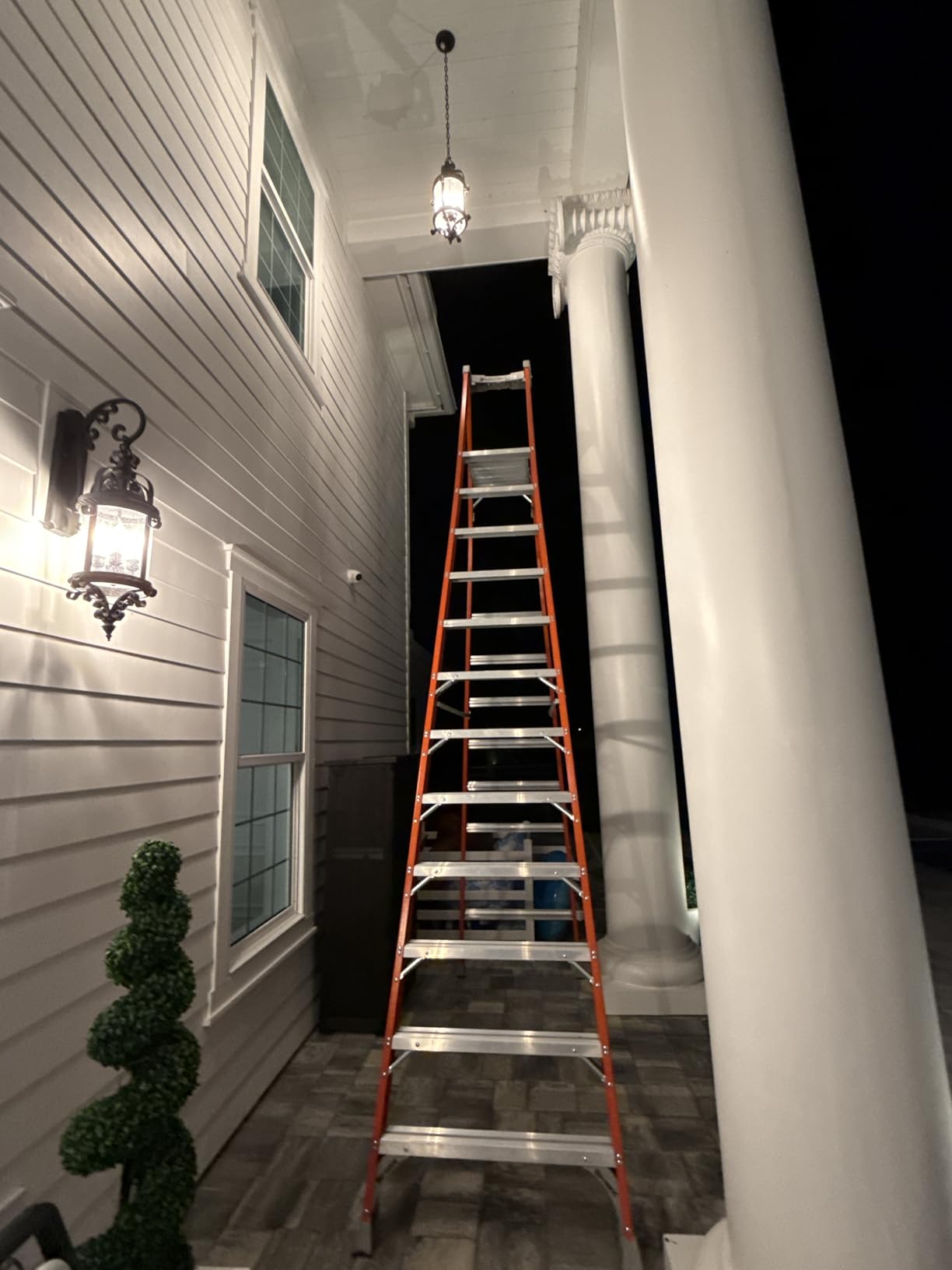 Louisville Ladder 6-Foot Fiberglass Platform Ladder with Extended Rail, 300 Lb Capacity, Type IA, FXP1706, 6-feet customer photo 1