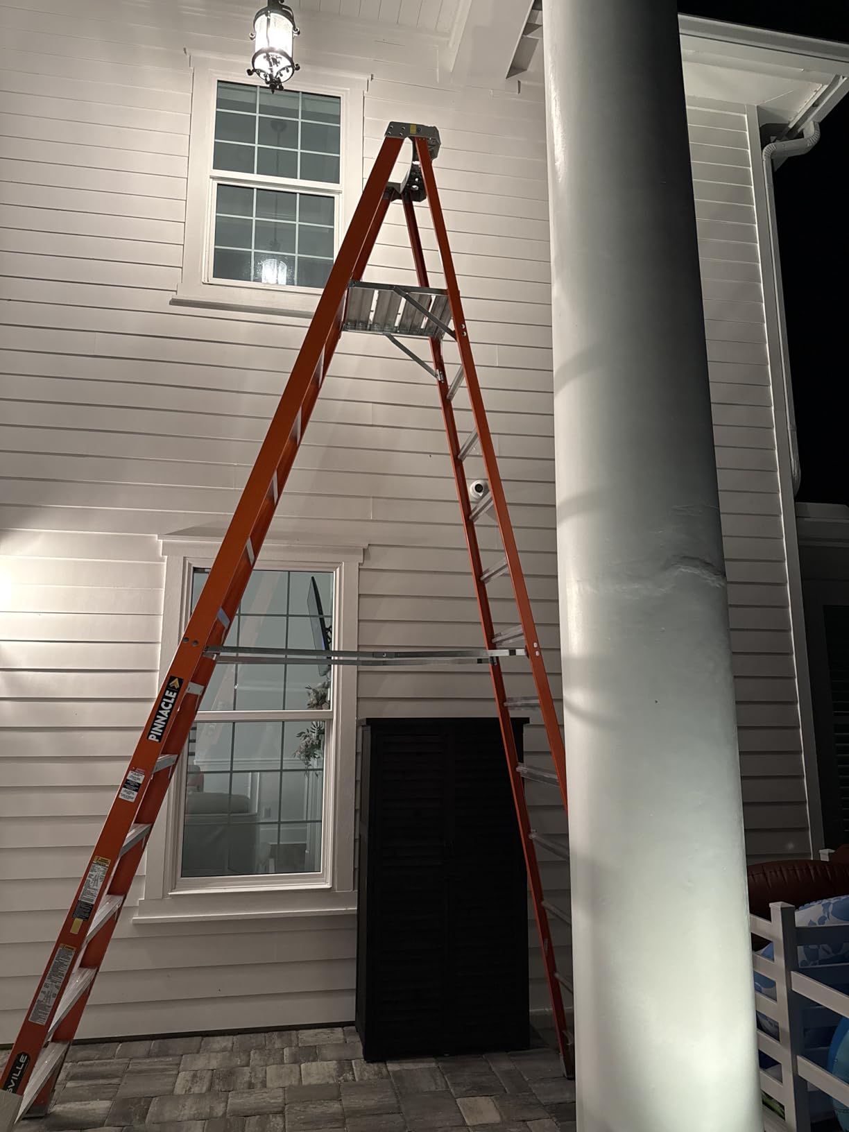 Louisville Ladder 6-Foot Fiberglass Platform Ladder with Extended Rail, 300 Lb Capacity, Type IA, FXP1706, 6-feet customer photo 2