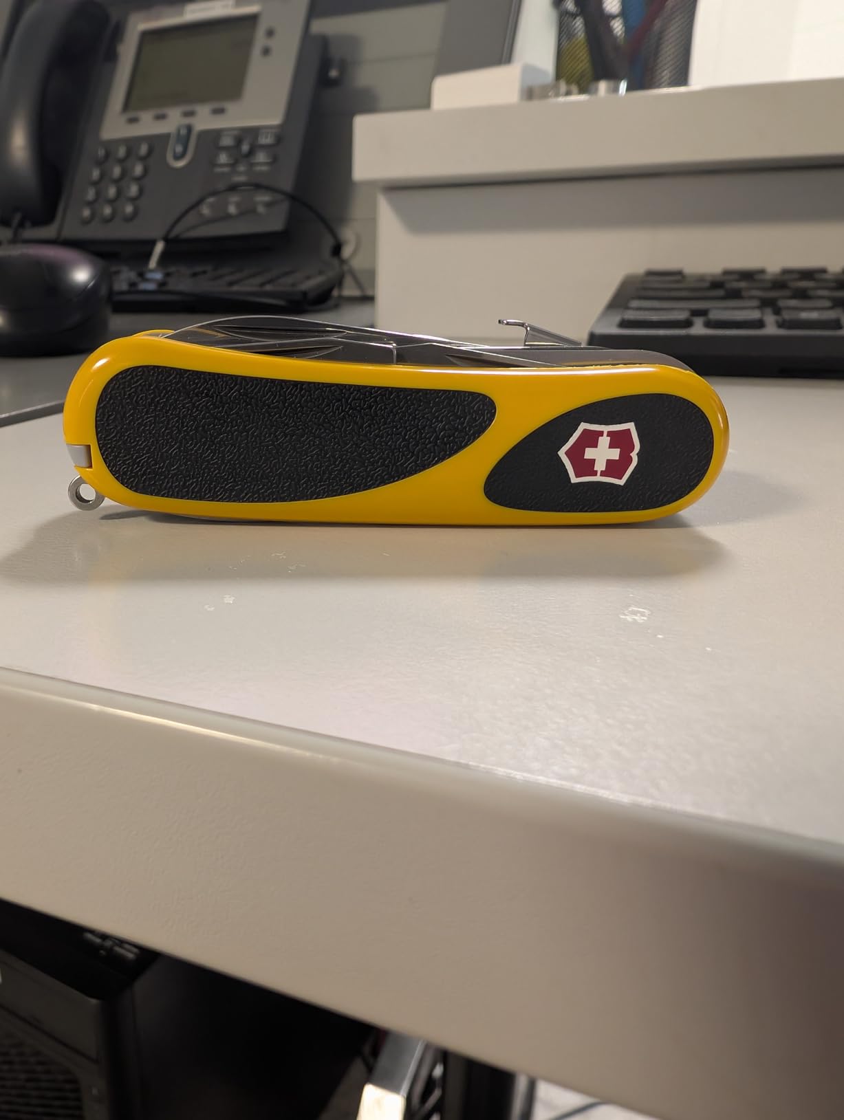 Evolution S18 Grip Swiss Army Knife, 15 Functions, Swiss Made Pocket Knife with Large Blade, Screwdriver and Wood Saw - Yellow/Black customer photo 1