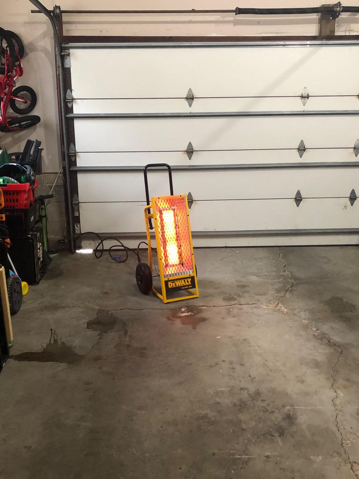 DEWALT 45,000 BTU Portable Radiant Propane Heater customer photo 1