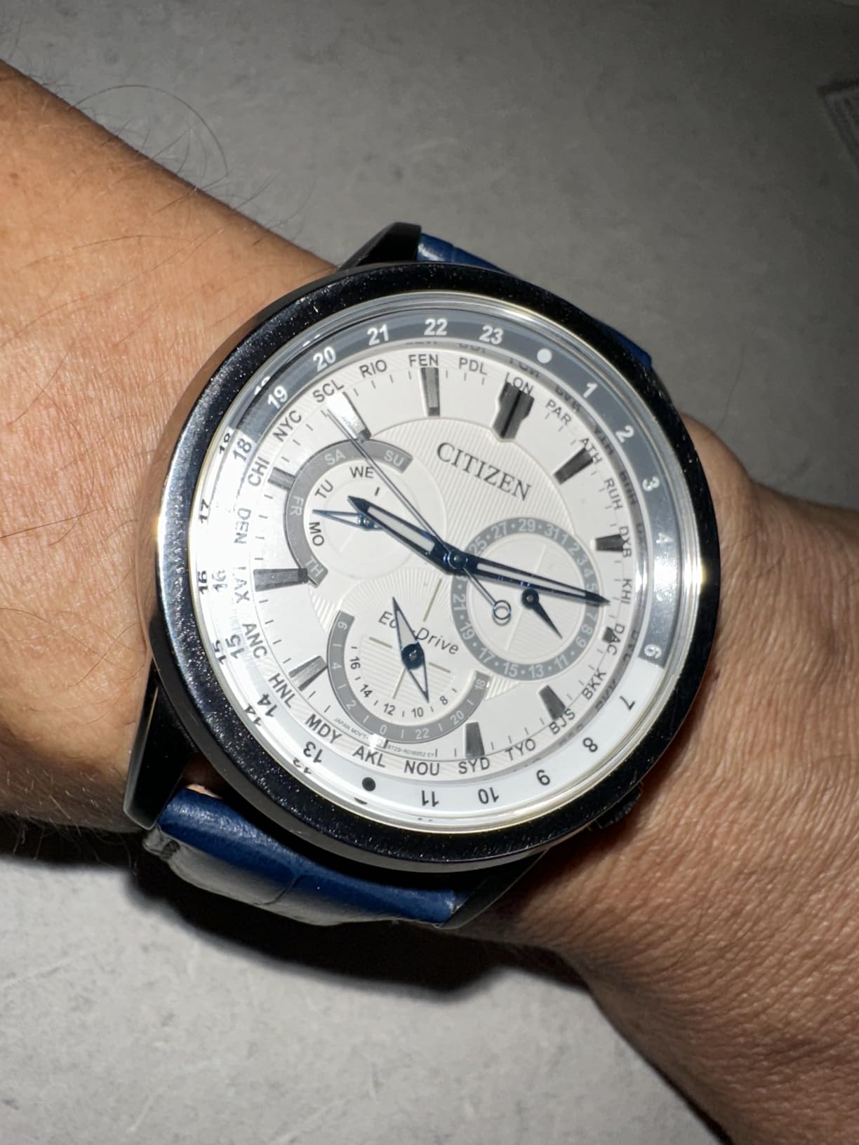 Citizen Men's Eco-Drive Calendrier Classic Watch, 12/24 Hour Time, 3-Hand Day and Date, Chronograph, Luminous Hands (Model: BU2021-51L) customer photo 1