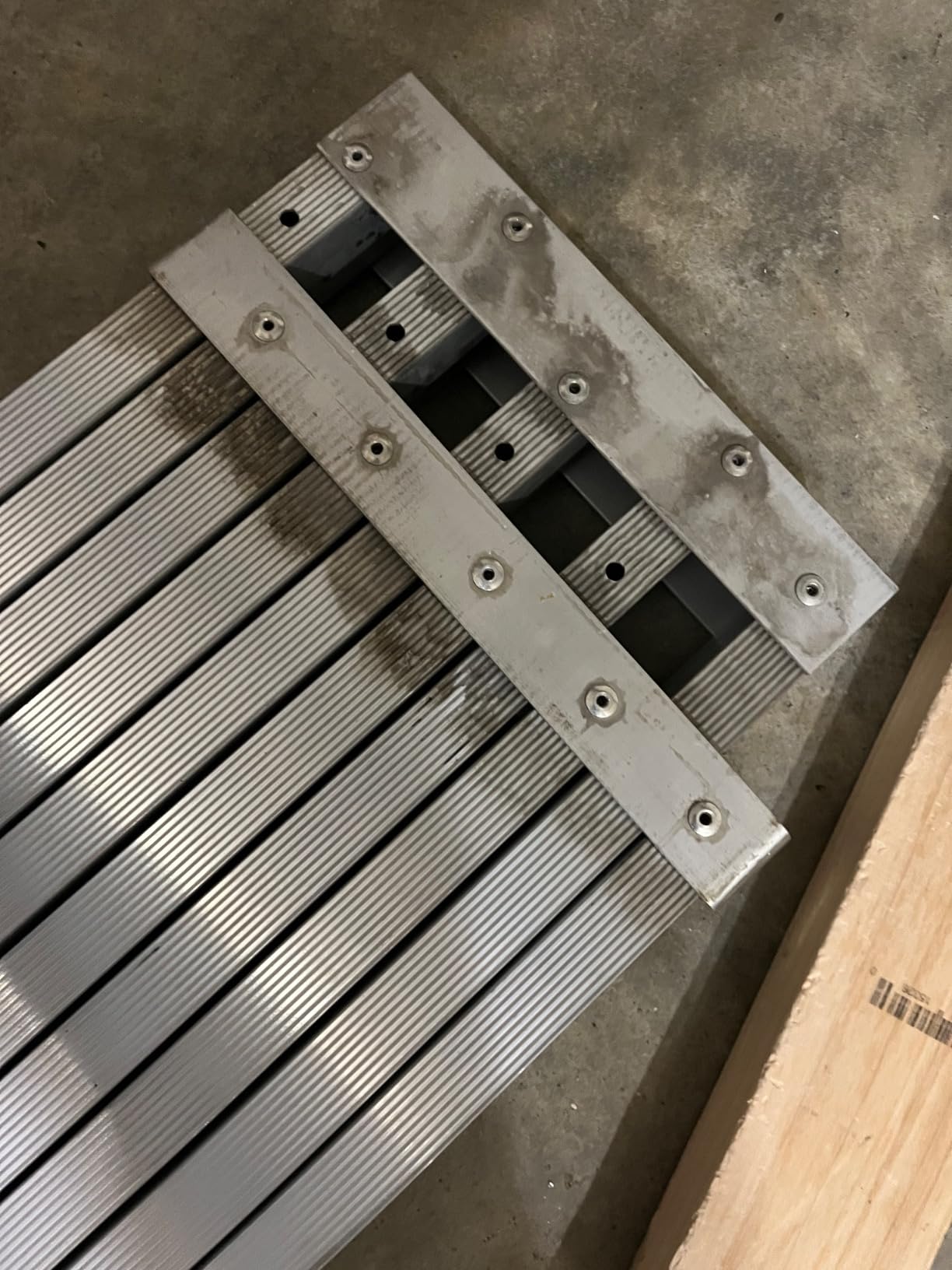 Metaltech M-PEP7000AL Telescopic Aluminum Plank Board, 6 to 9-ft. Adjustable Work Platform customer photo 2