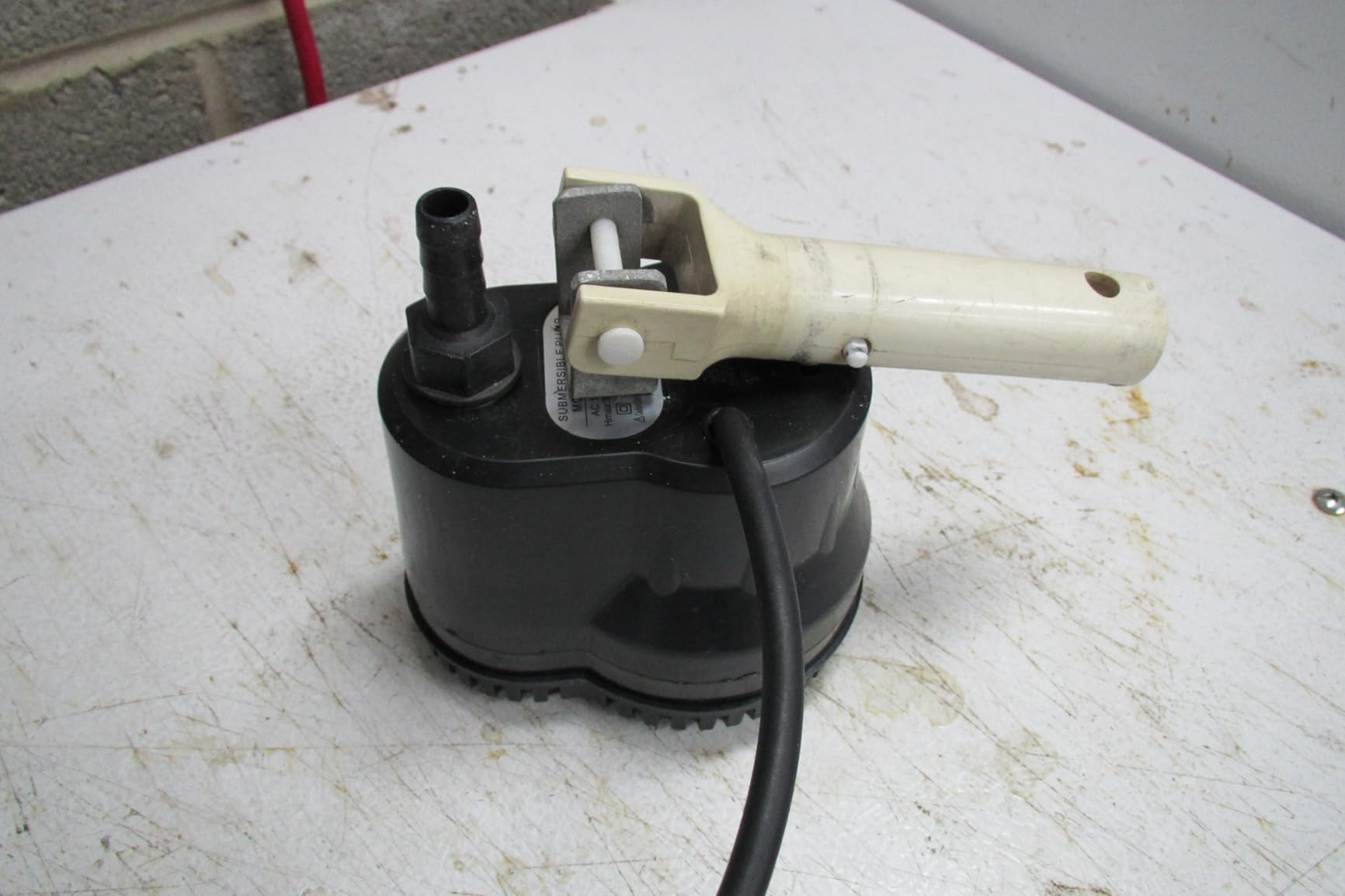 Pool Cover Pump - 75W 10 GPM 120V - 16 ft Hose - ABS Plastic | Submersible Design, Flat Base For Shallow Water, Manual Shut Off, 16 ft Power Cord, 4 x 5 x 4 in, For Spas And Ponds customer photo 1