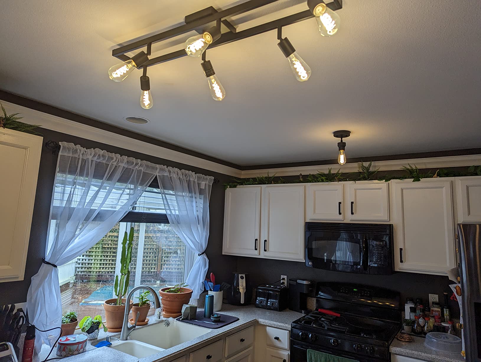 Creative Crown Fairchild LED Foam Molding Kit, 128 Ft 3.5in, Precut Corners | Built-in LED channel. 4 inside, 1 outside corners included. No nailing, sanding, priming, or compound cuts. 6 styles customer photo 2
