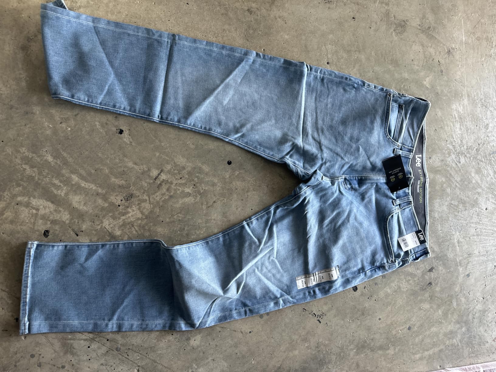 Lee Men's Extreme Motion Slim Straight Leg Jean customer photo 1