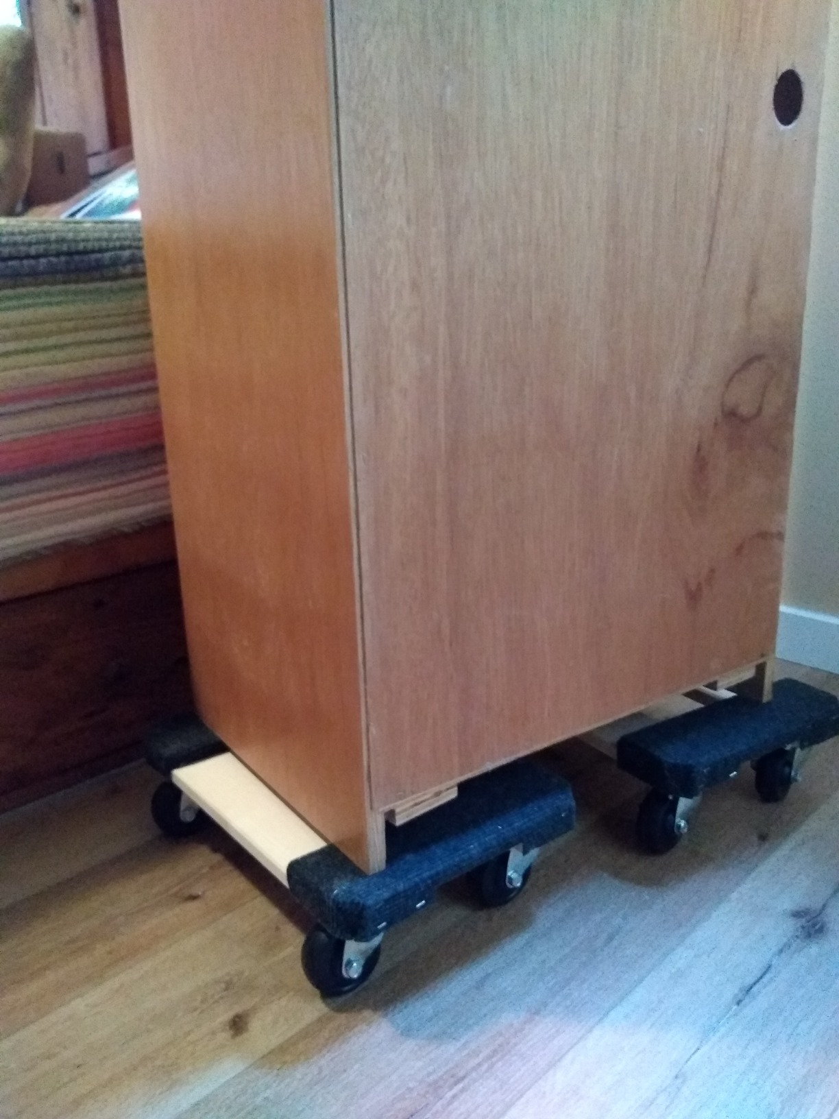WEN 721218 1000 lbs. Capacity 12 in. x 18 in. Hardwood Furniture Dolly (2-Pack) customer photo 1