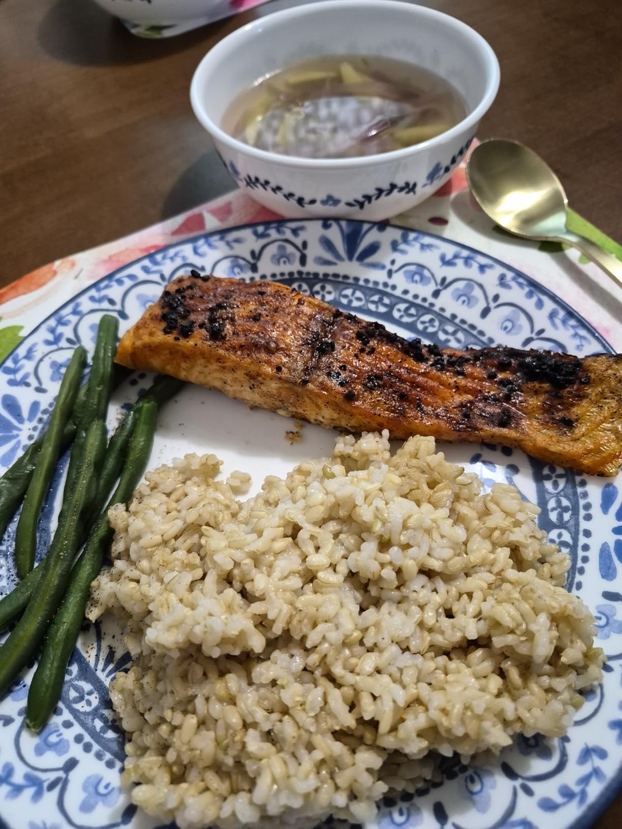 Corelle Vitrelle 18-Piece Service for 6 Dinnerware Set Triple Layer Glass and Chip Resistant, Lightweight Round Plates and Bowls Set, Indigo Speckle customer photo 1