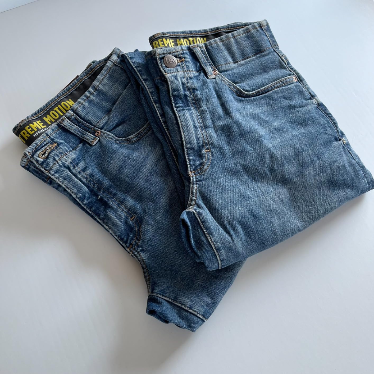 Lee Men's Extreme Motion Regular Straight Jean customer photo 1