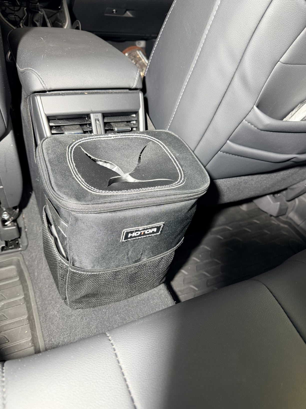 HOTOR Car Trash Can with Lid and Storage Pockets - 100% Leak-Proof Organizer, Waterproof Garbage Can, Multipurpose Trash Bin for Car, 2 Gallons, Black customer photo 1