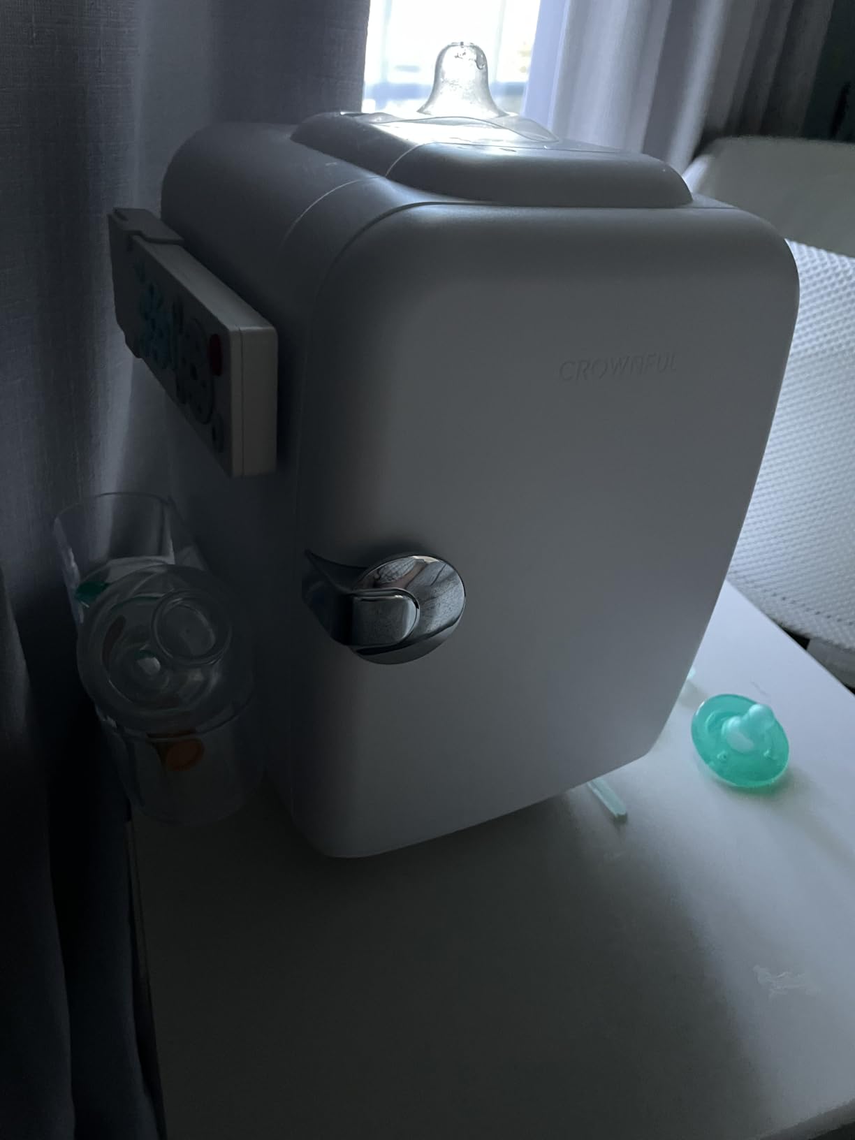 CROWNFUL Mini Fridge, 4 Liter/6 Can Portable Cooler and Warmer Personal Refrigerator for Skin Care, Cosmetics, Beverage, Food, Great for Bedroom, Office, Car, Dorm, ETL Listed (White) customer photo 2