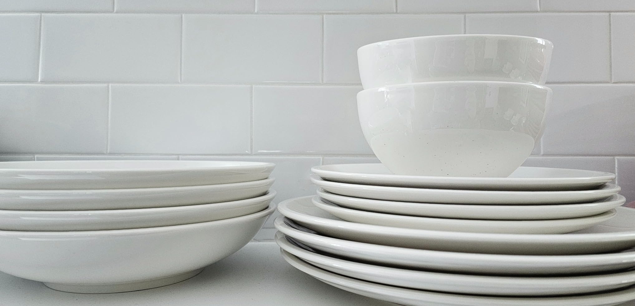 Villeroy & Boch Artesano Original 16-Piece Dinnerware Set, Service for 4, Dinner and Salad Plates, Pasta and Rice Bowls, Premium Porcelain, Made in Germany, Microwave and Dishwasher Safe, Creamy White customer photo 1