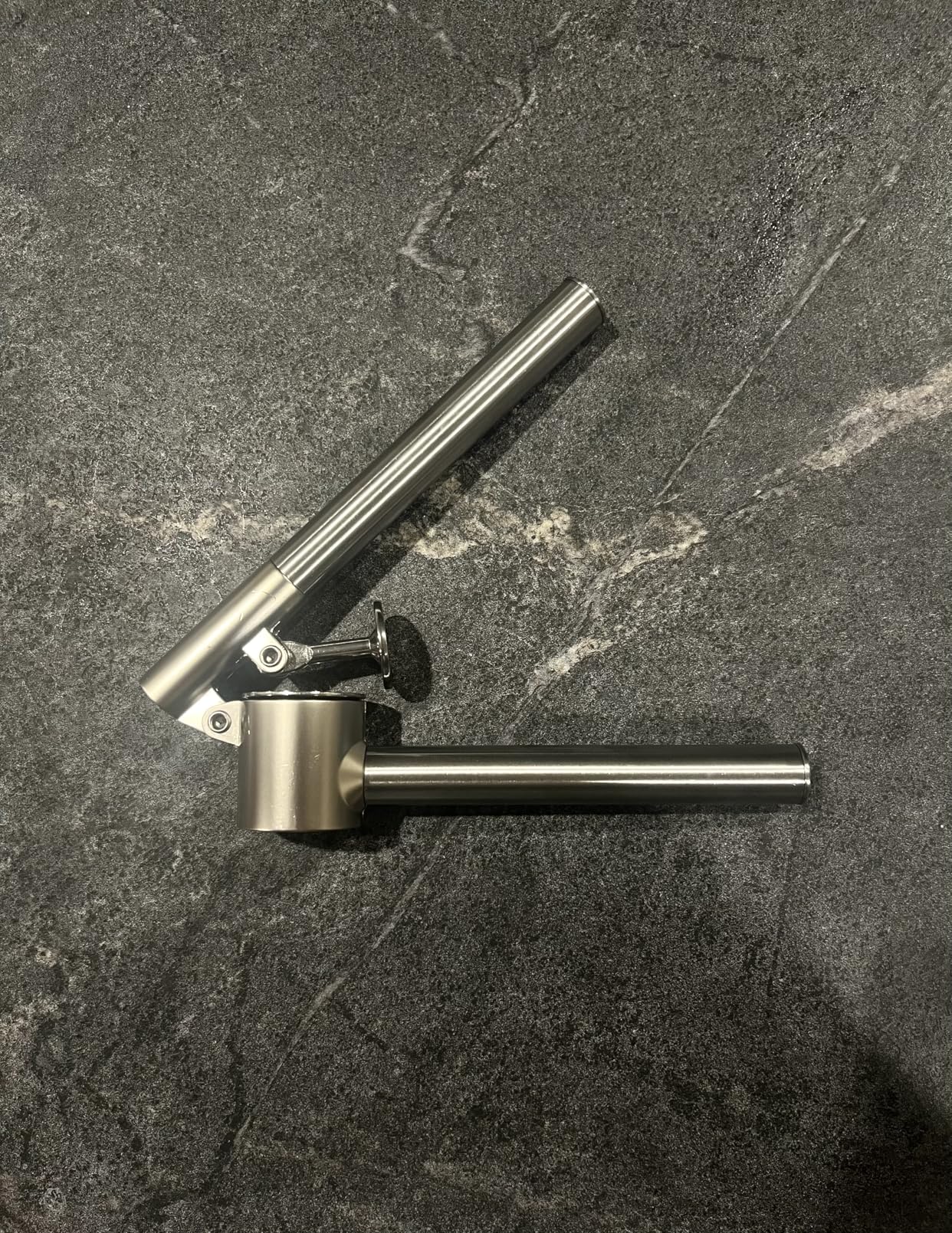 Garlic Press, 304 Stainless Steel Garlic Mincer & Crusher, Heavy Duty, Easy Squeeze, Rust Proof, Easy Clean customer photo 2