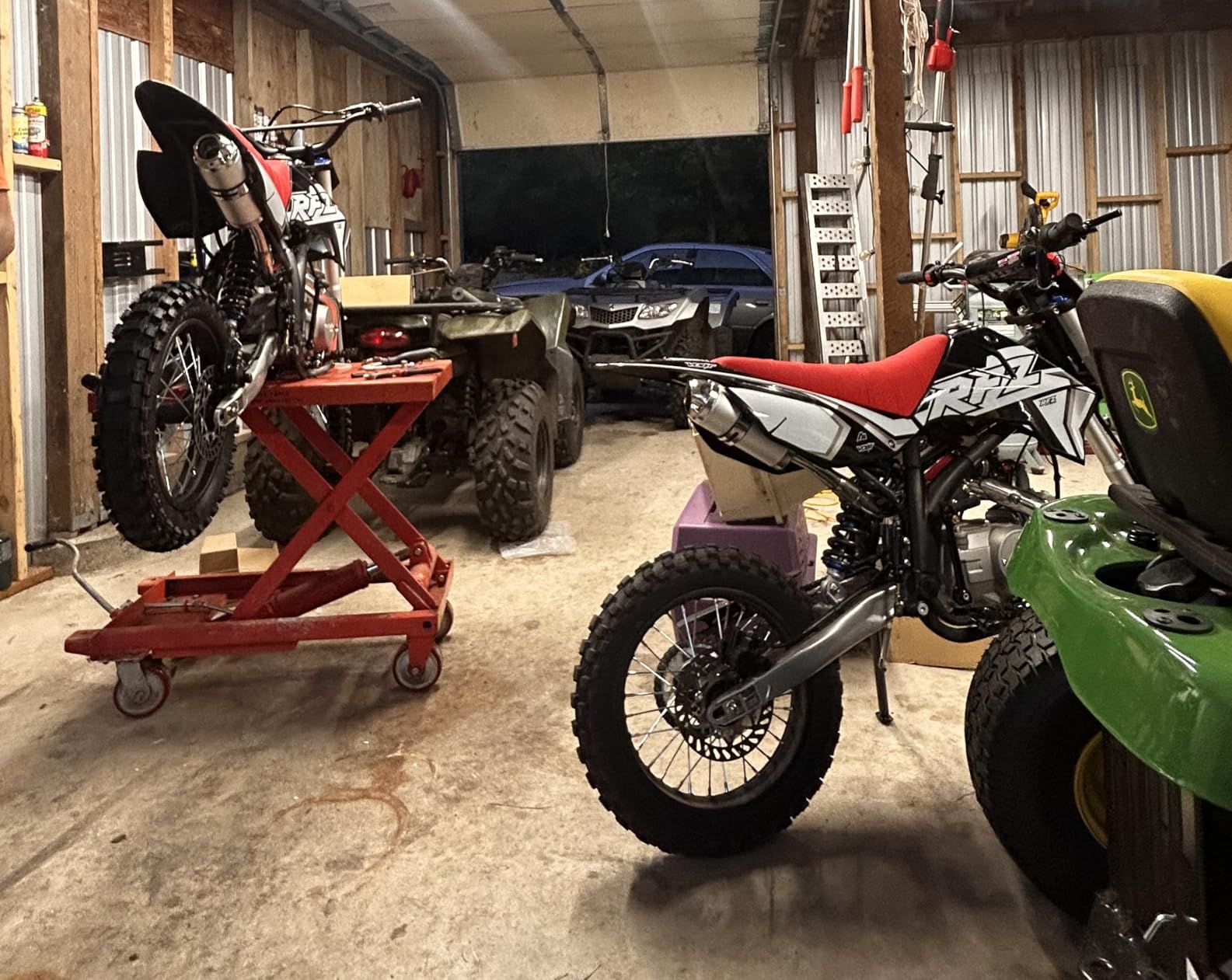HHH DB X18 125CC Dirtbike Apollo RFZ Racing Gas Dirt Bike with Twin Spare Heavy Duty Steel Frame Big Tires 17/14 inch 4 Speed Dirtbike for Youth Adult Vitacci Dirtbike customer photo 1