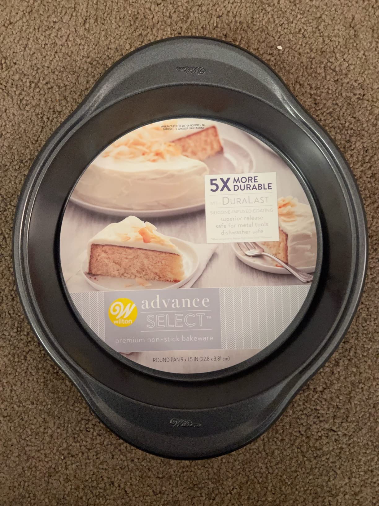 Wilton Platinum Non-Stick Round Cake Pan, Made Without PFAS, 9 in. | DURALAST Silicone Infused Double Coating customer photo 2
